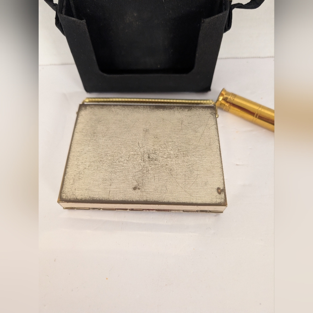 Vintage Compact with Black Case"Barbara" On The Front - Picture 2 of 8